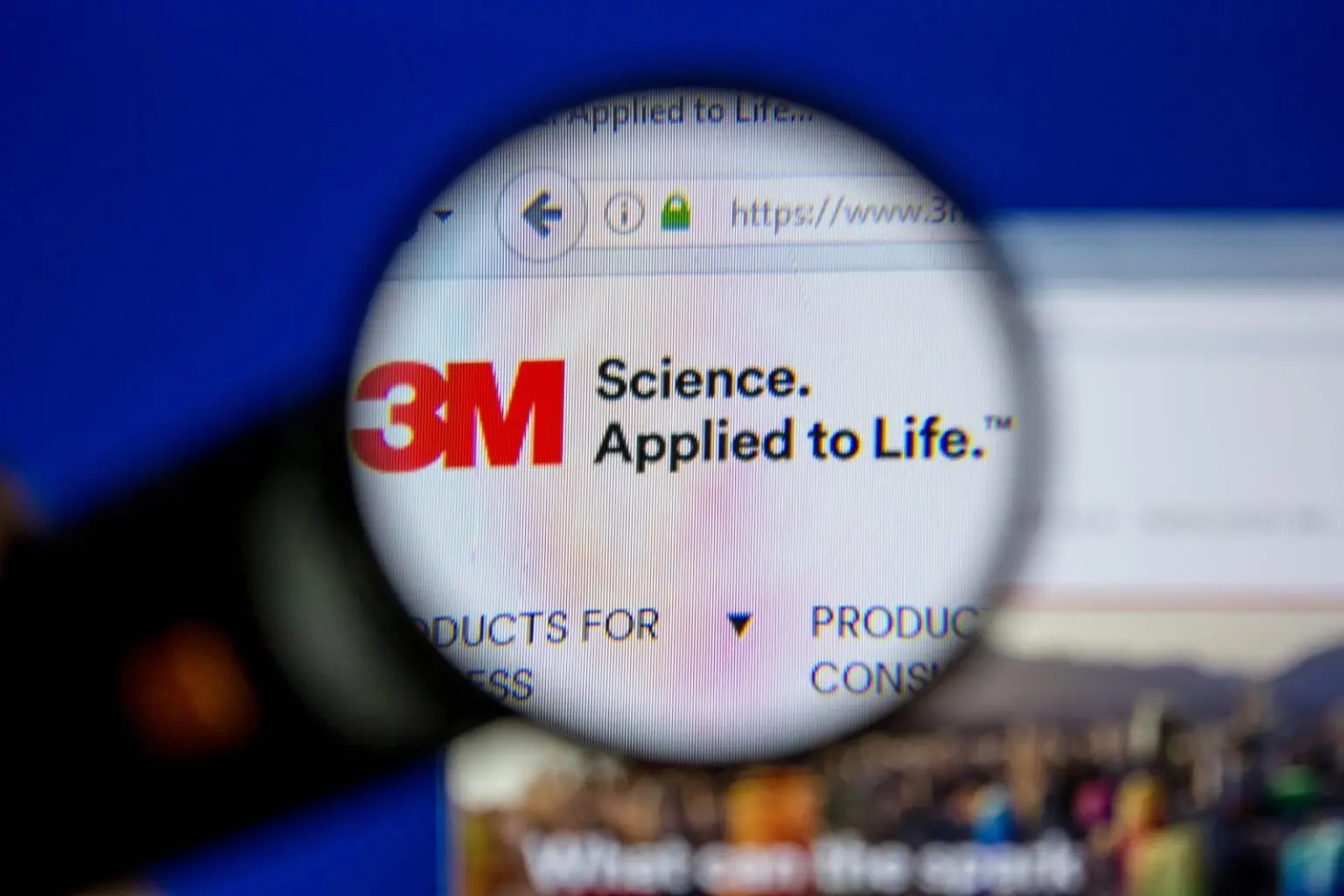 3M logo on a computer screen.